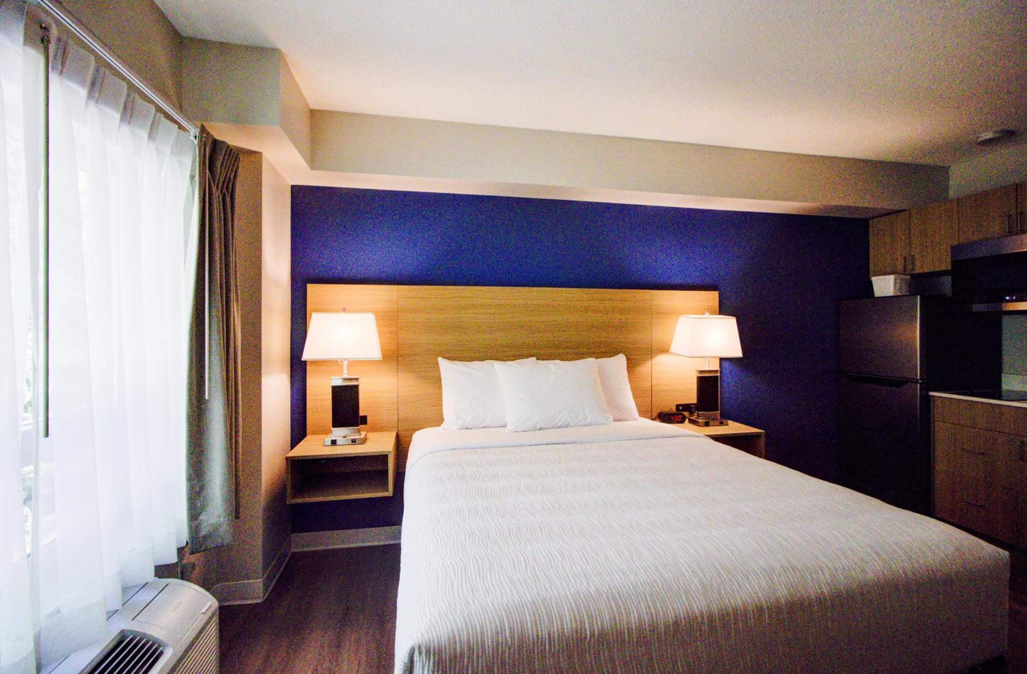 Baymont By Wyndham Gold River Bagian luar foto