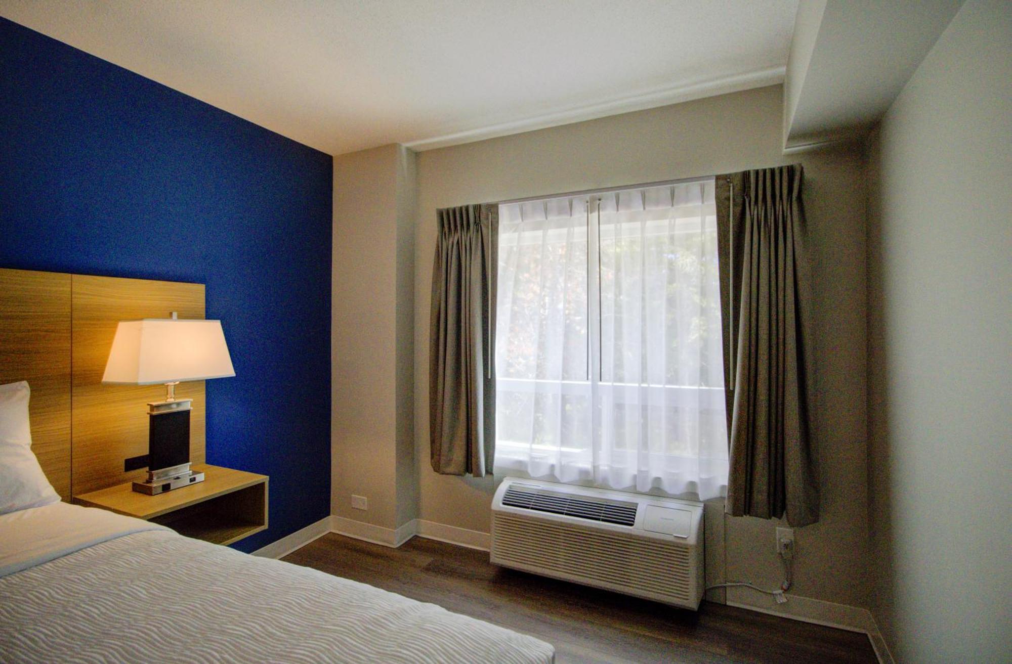 Baymont By Wyndham Gold River Bagian luar foto