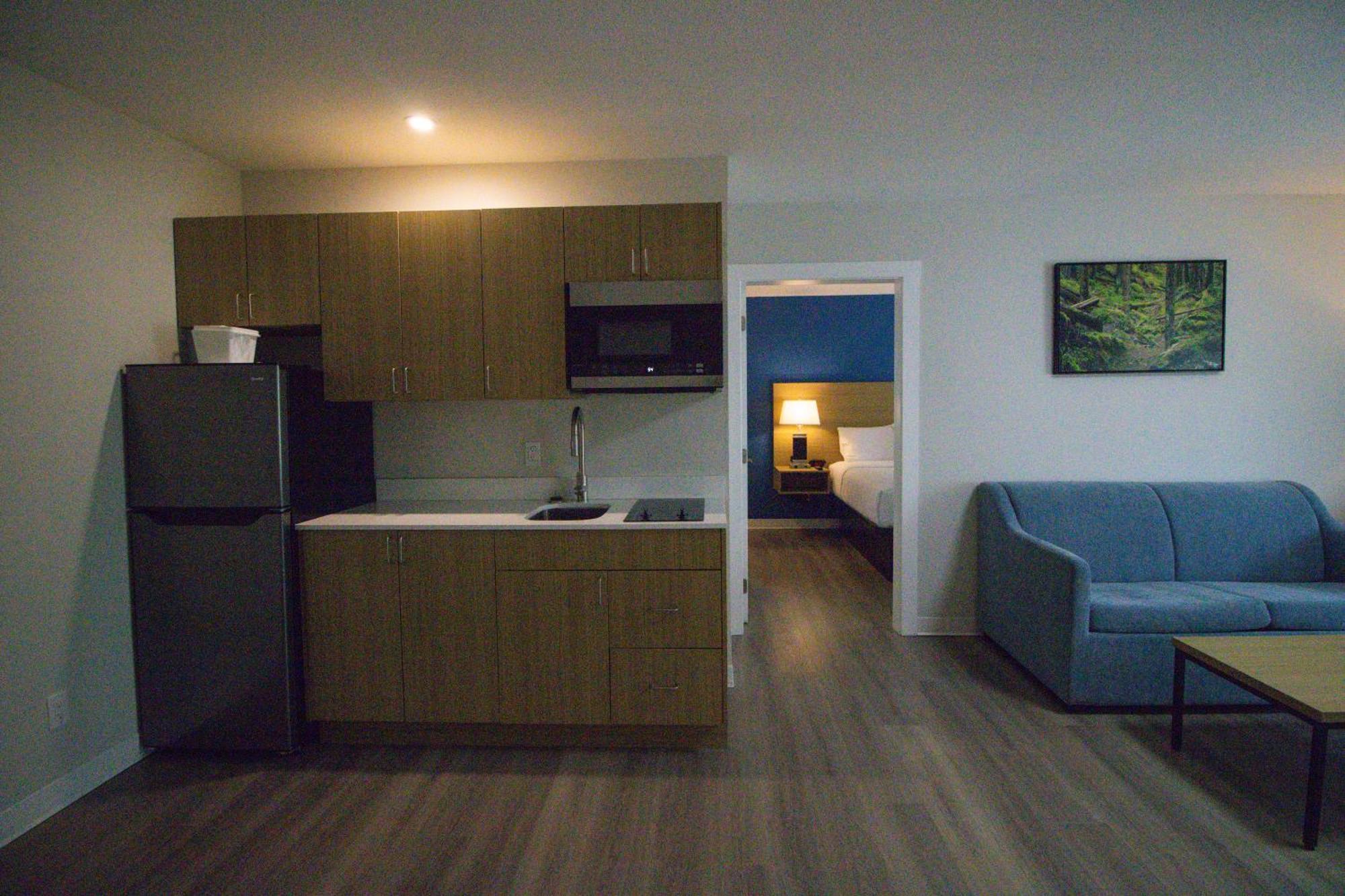 Baymont By Wyndham Gold River Bagian luar foto