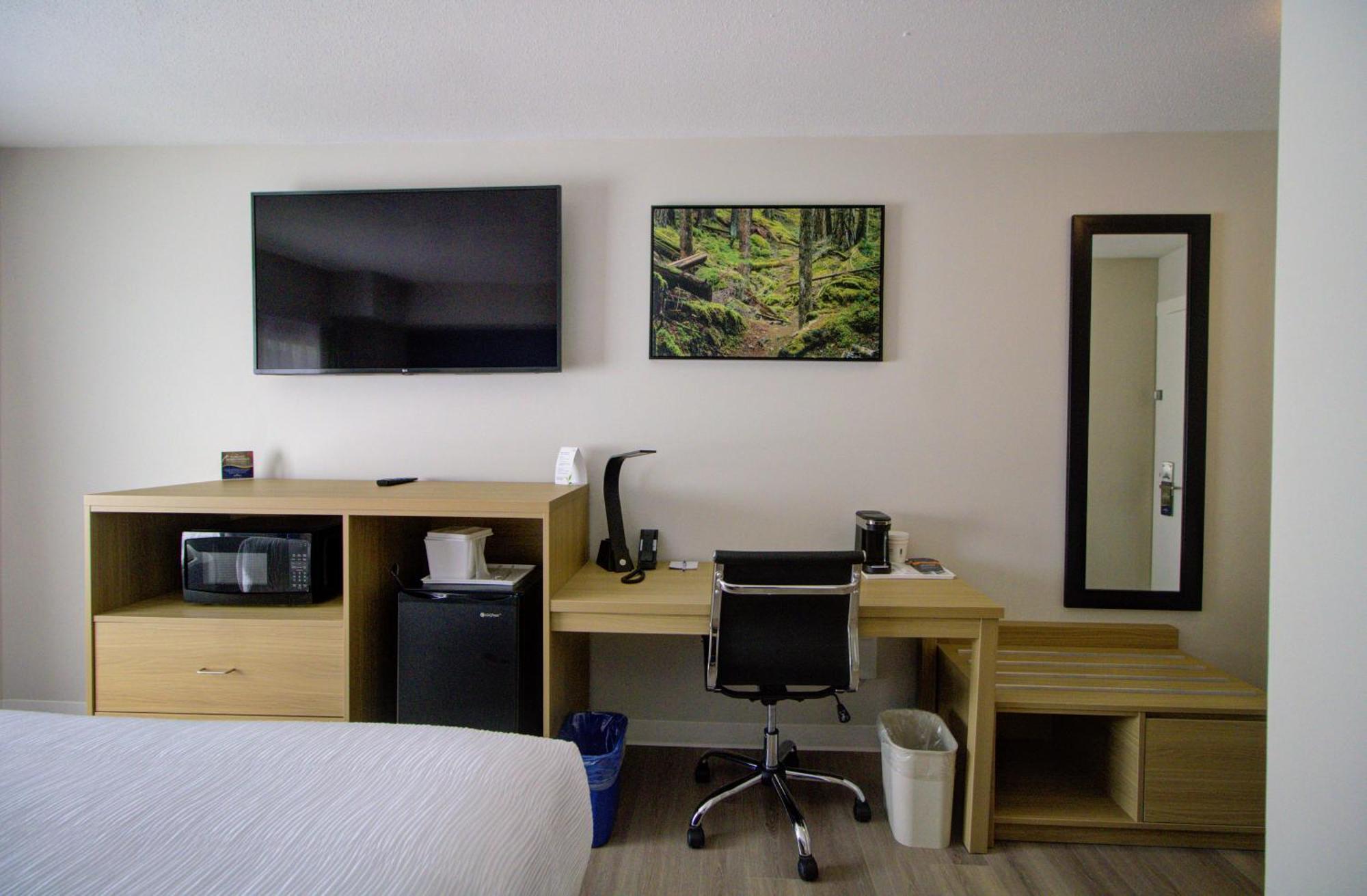Baymont By Wyndham Gold River Bagian luar foto